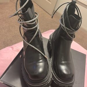 Platform Ankle boots (AZALEA WANG )